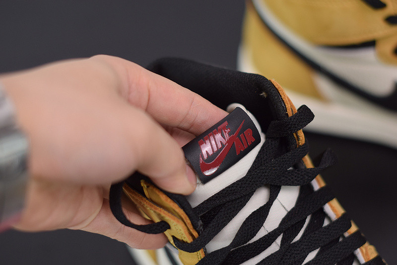 AIR JORDAN 1 RETRO HIGH ROOKIE OF THE YEAR 555088-700