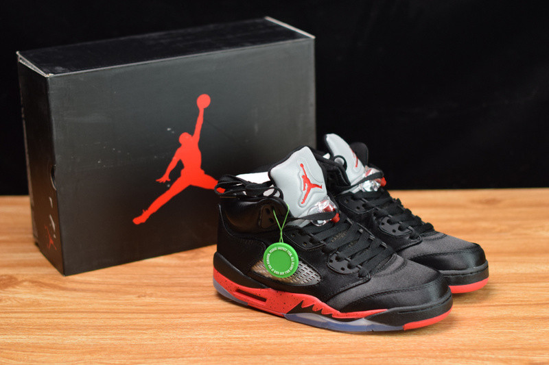 AIR JORDAN 5 RETRO "SATIN BRED" 136027-006