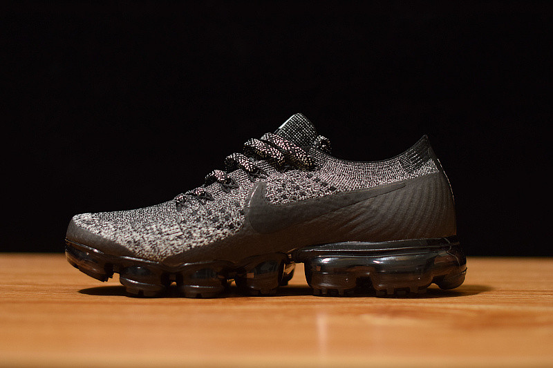 NIKE AIR VAPORMAX 
