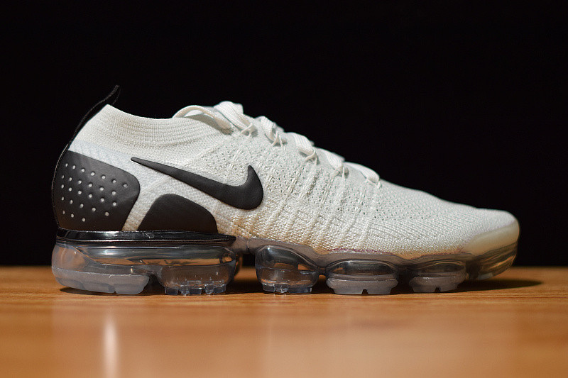 NIKE AIR VAPORMAX 2 WHITE BLACK 942842-103