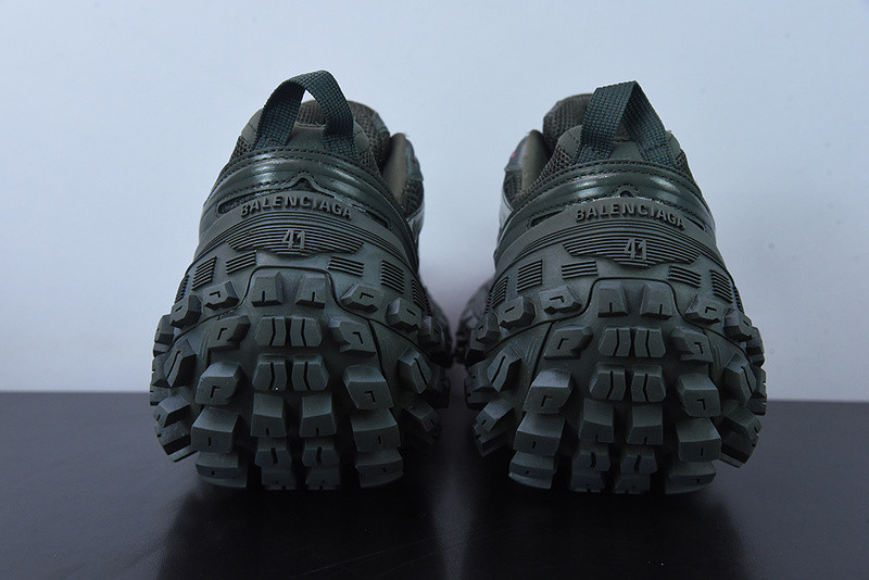 BC DEFENDER RUBBER PLATFORM SNEAKERS