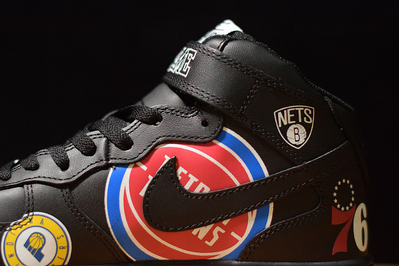 NIKE AIR FORCE 1 MID