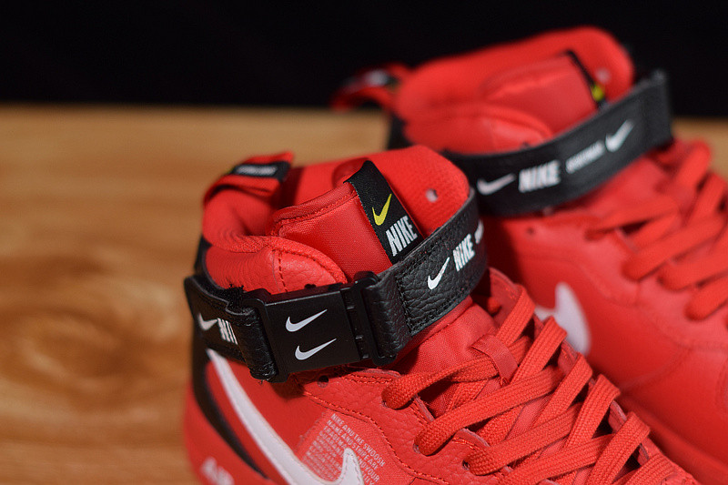 NIKE AIR FORCE 1 MID