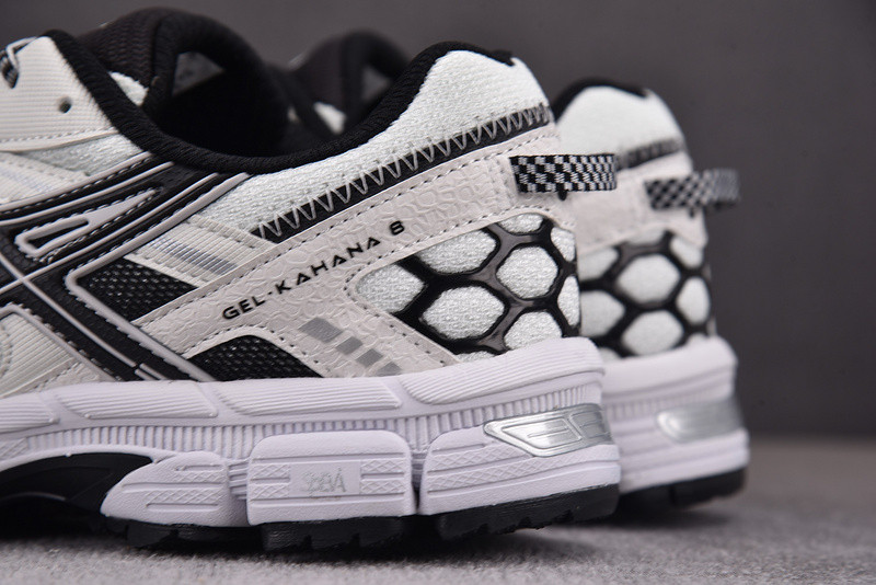 ASICS Gel‑kahana 8 White/Black 1011B133‑100