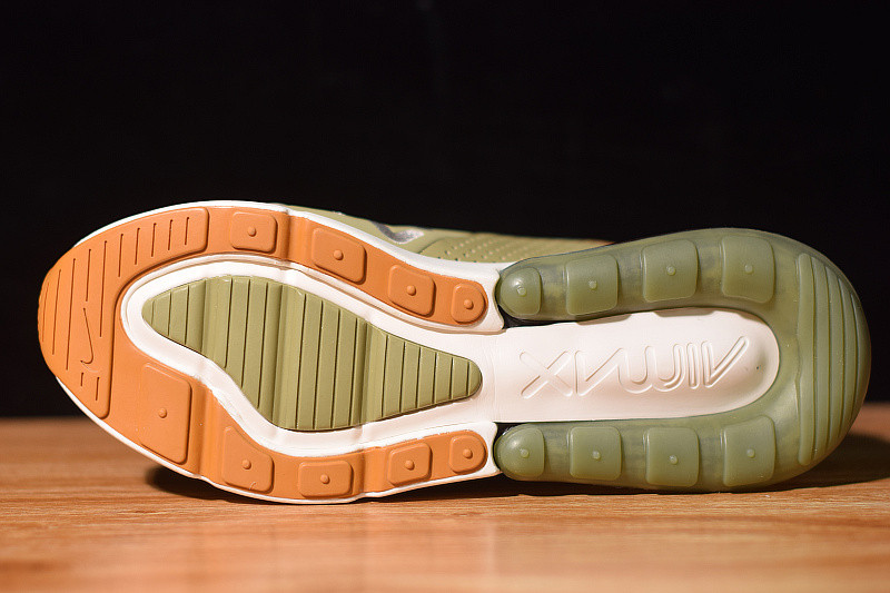 NIKE AIR MAX 270 PREMIUM