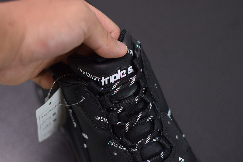 BC TRIPLE S TRAINER  524039 W06E1 2021