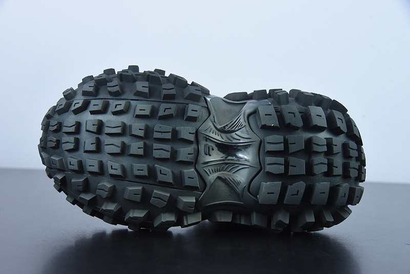 BC DEFENDER RUBBER PLATFORM SNEAKERS