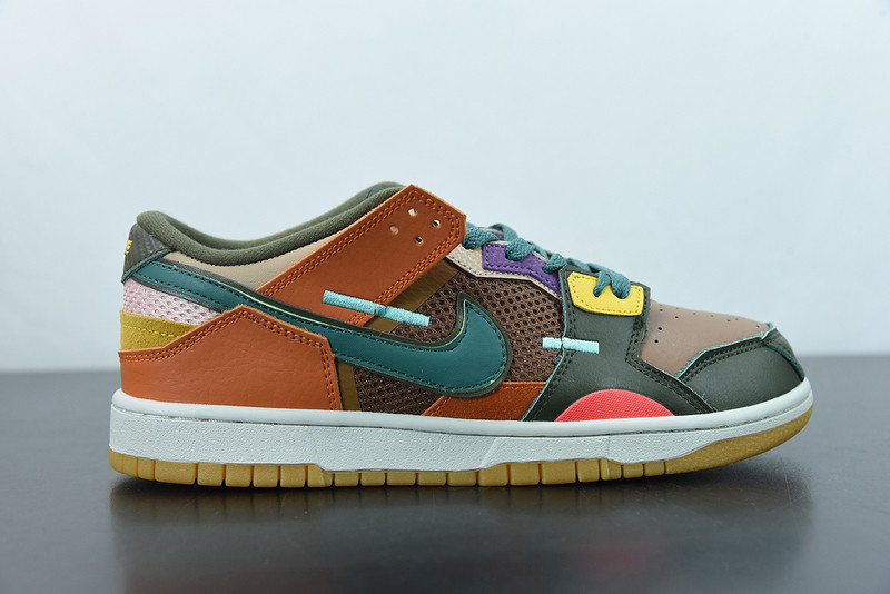 NIKE SB DUNK LOW SCRAP