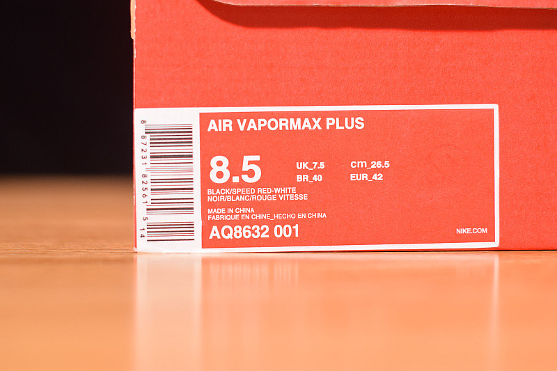 NIKE AIR VAPORMAX PLUS SHARK AQ8632-001
