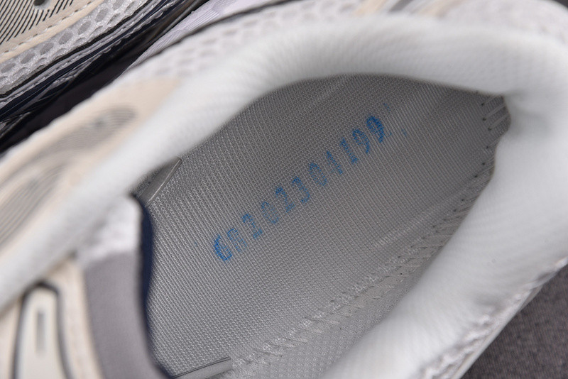 ASICS GEL-KAYANO 14 1201A056-109