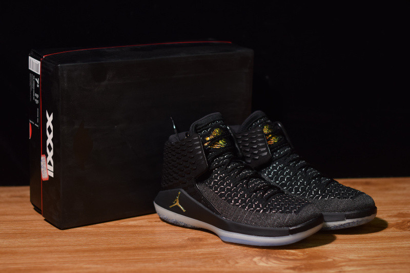 AIR JORDAN 32 “BLACK CAT” AH3348-003
