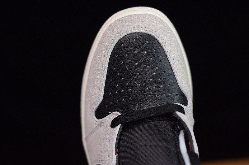 AIR JORDAN 1 RETRO HIGH OG “NEUTRAL GREY” 555088-018