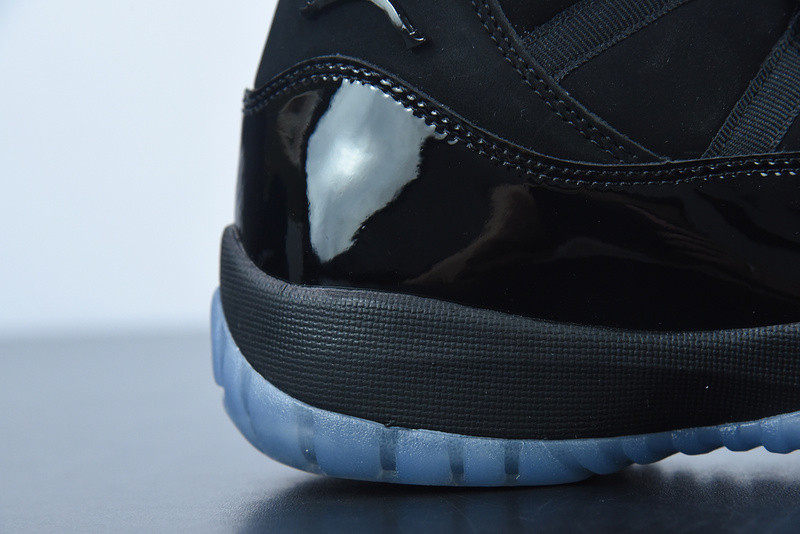 AIR JORDAN 11 RETRO 