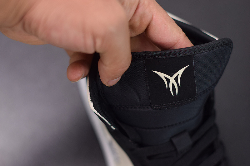 AIR JORDAN 1 MID EQUALITY 852542-010