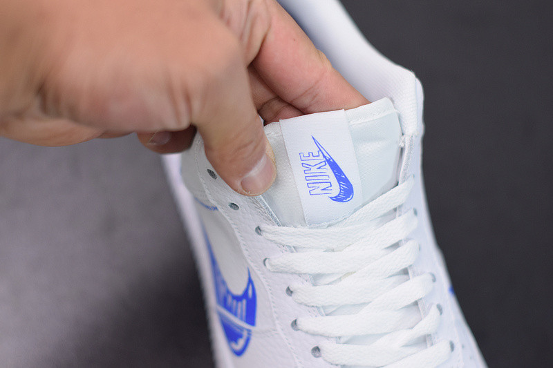 NIKE AIR FORCE 1 LOW “SKETCH” IN WHITE/BLUE CW7581-100