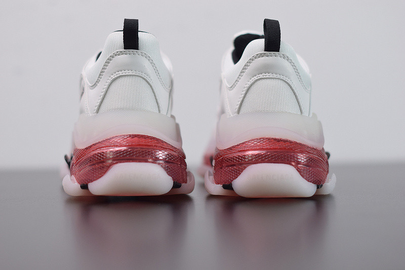 BC TRIPLE S TRAINER  0825 W09O1