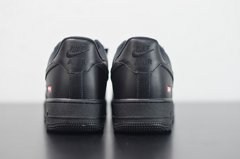 NIKE Supreme NIKE AIR FORCE 1 LOW BLACK CU9225-001