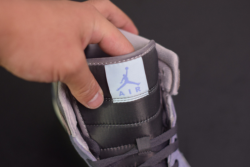 AIR JORDAN 1 MID 852542-203