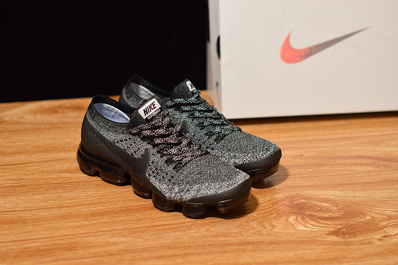 NIKE AIR VAPORMAX 