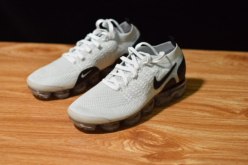 NIKE AIR VAPORMAX 2 WHITE BLACK 942842-103