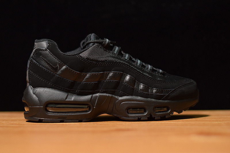 NIKE AIR MAX 95 TRIPLE BLACK 609048-092