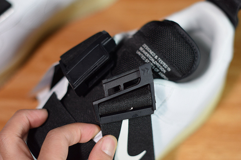 NIKE AIR FORCE 1 UTILITY QS AV6247-100