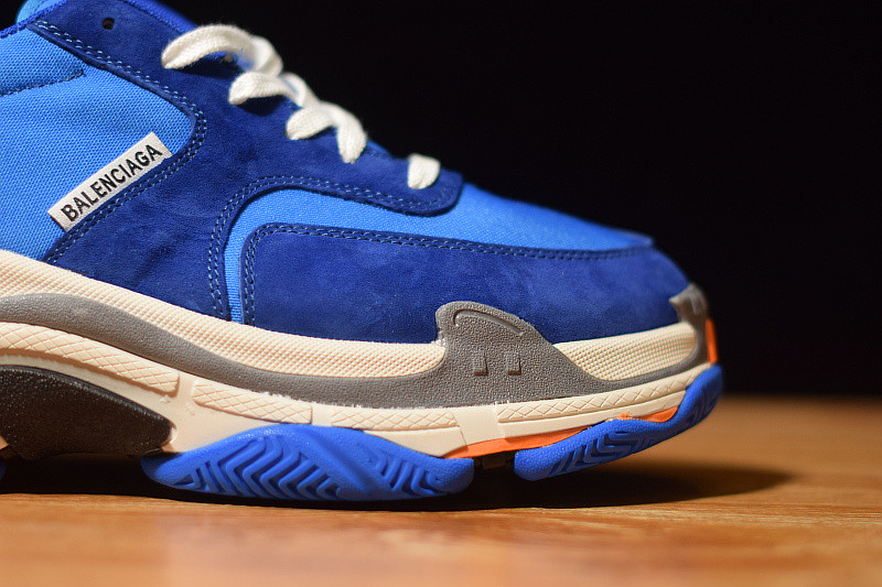 BC TRIPLE S TRAINER ROYALMONTH 483565 W06E1 1022