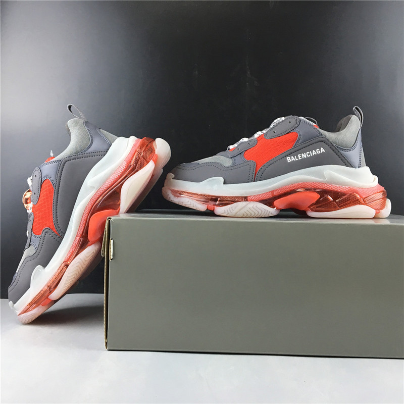 BC TRIPLE S TRAINER 541624 W09O1 2262