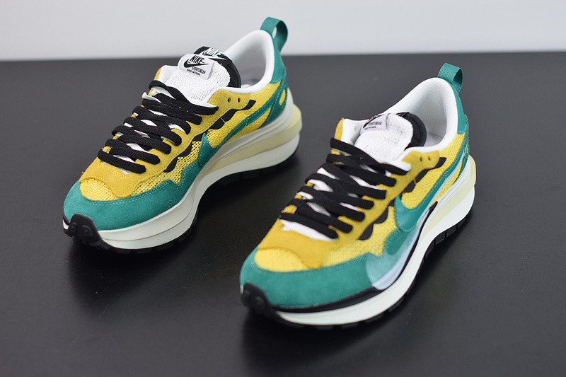 NIKE SACAI NIKE PEGASUS VAPORFLY SP BV0073-103