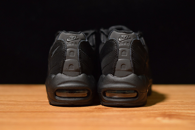 NIKE AIR MAX 95 TRIPLE BLACK 609048-092
