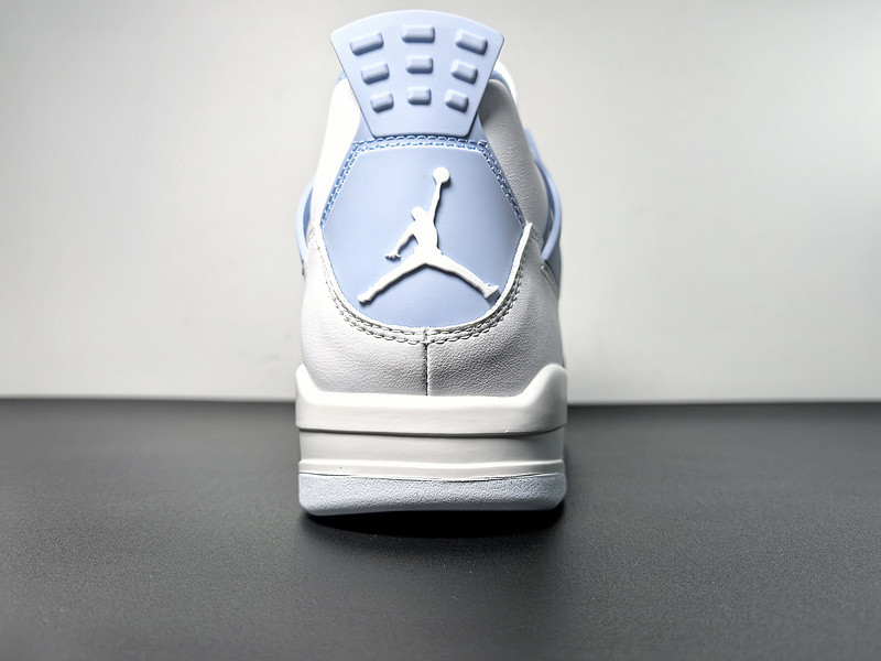 Air Jordan 4 WMNS "Aluminum" HV0823-100