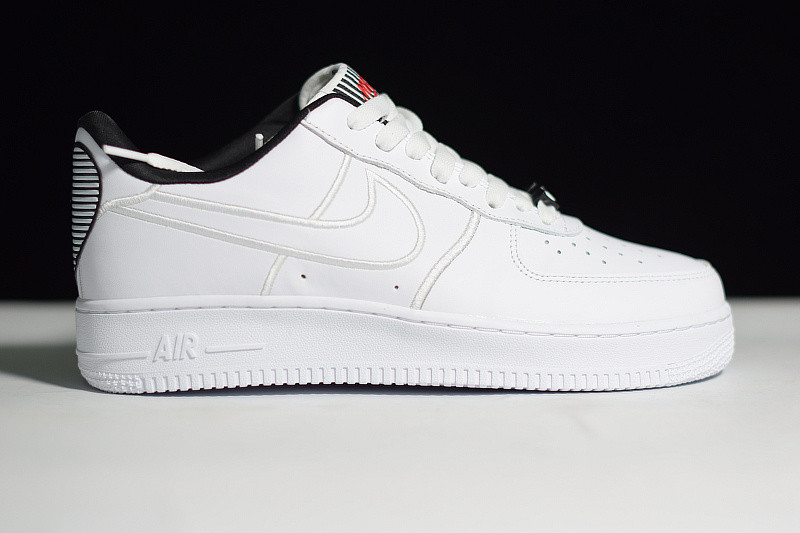 NIKE AIR FORCE 1 07 SE LX