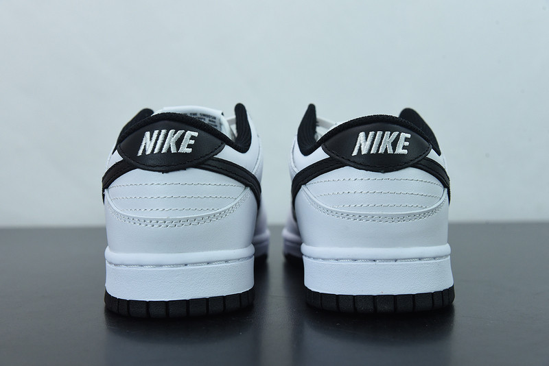 NIKE SB DUNK LOW WHITE BLACK DD1503-113