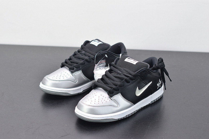 NIKE SB DUNK LOW Supreme JEWELSWH SILVER CK3480-001