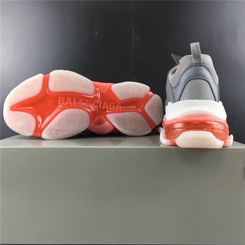 BC TRIPLE S TRAINER 541624 W09O1 2262