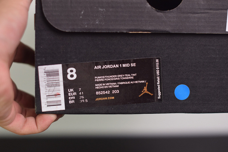 AIR JORDAN 1 MID 852542-203