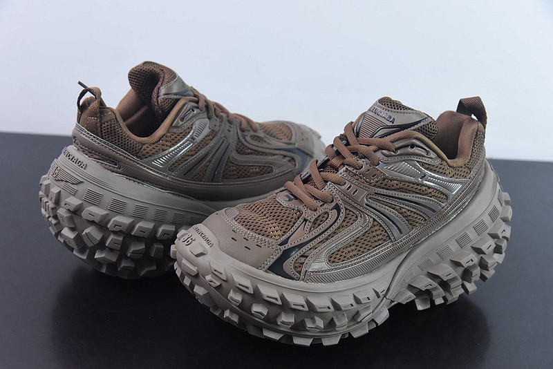 BC DEFENDER RUBBER PLATFORM SNEAKERS