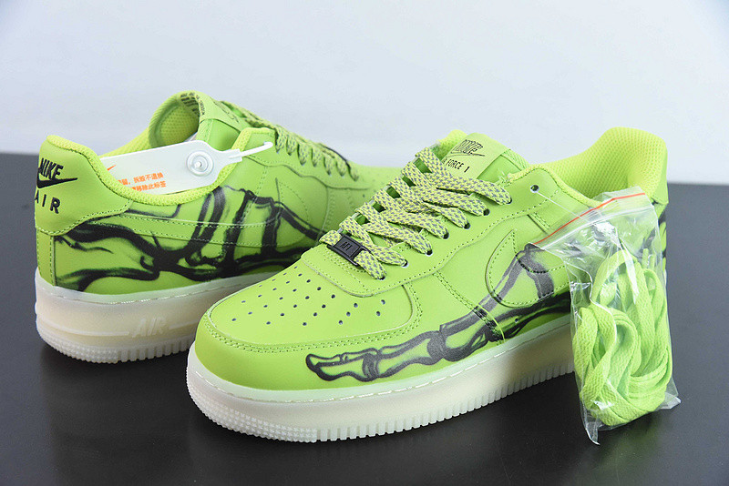 NIKE AIR FORCE 1