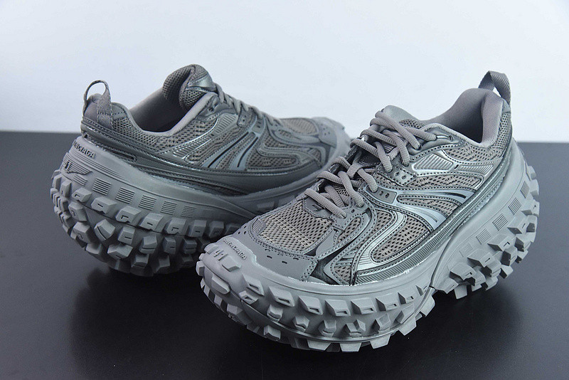 BC DEFENDER RUBBER PLATFORM SNEAKERS