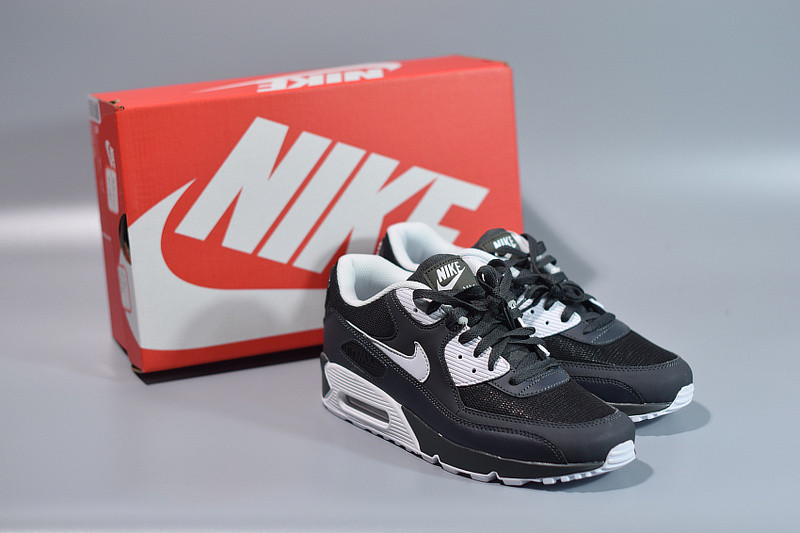 NIKE AIR MAX 90 BLACK WHITE 537384-089
