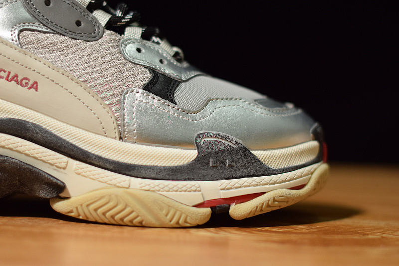 BC TRIPLE S TRAINER 512175 W0903 1081