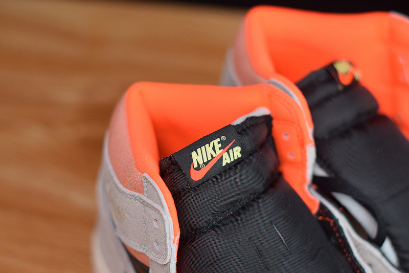 AIR JORDAN 1 RETRO HIGH OG “NEUTRAL GREY” 555088-018