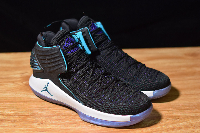 AIR JORDAN 32 “CEO” AA1253-016