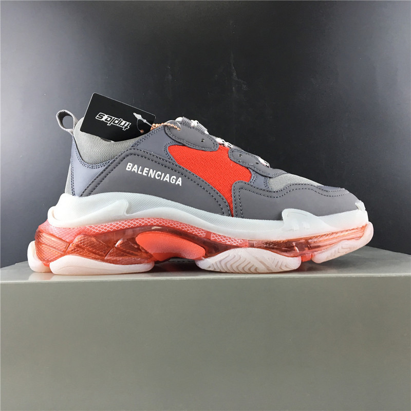 BC TRIPLE S TRAINER 541624 W09O1 2262