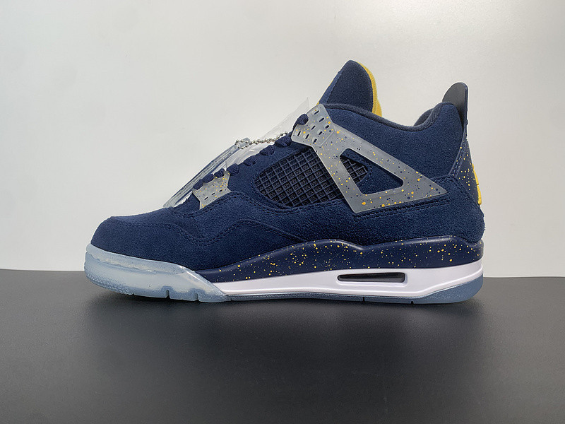 AIR JORDAN 4 RETRO 