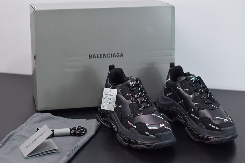 BC TRIPLE S TRAINER  524039 W06E1 2021