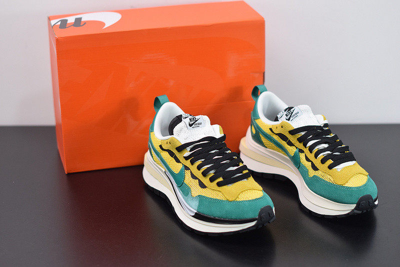 NIKE SACAI NIKE PEGASUS VAPORFLY SP BV0073-103