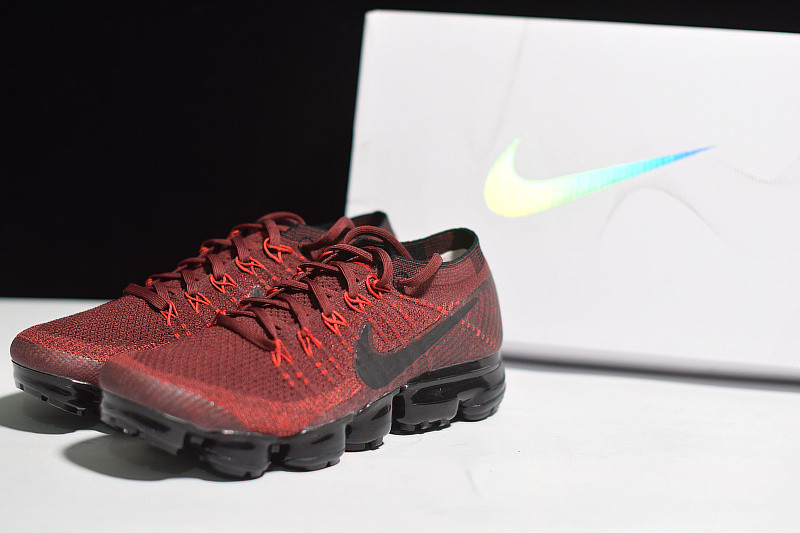 NIKE AIR VAPORMAX