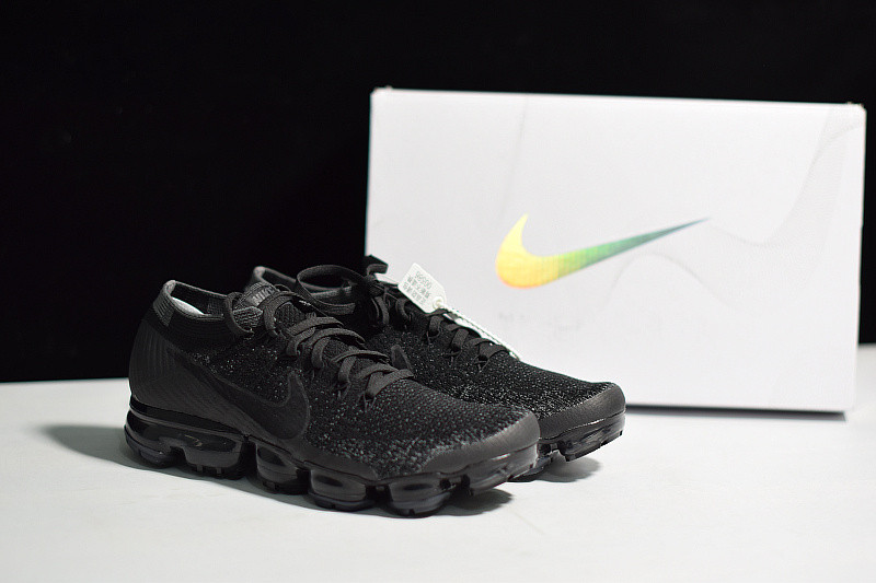 NIKE AIR VAPORMAX