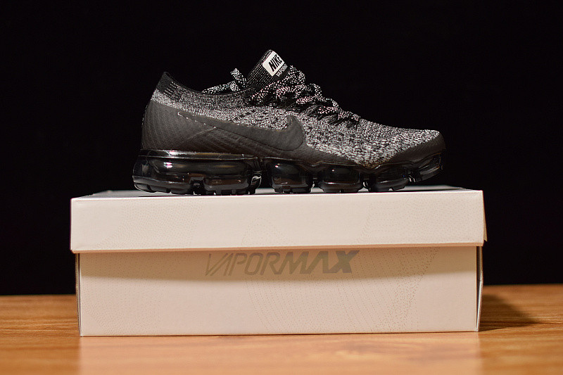 NIKE AIR VAPORMAX 